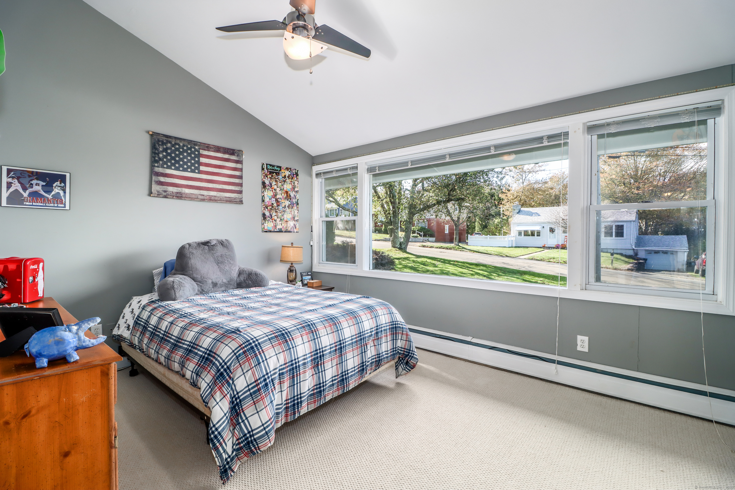 Milford, Connecticut, 06460, United States, 3 Bedrooms Bedrooms, ,2 BathroomsBathrooms,Residential,For Sale,1969052