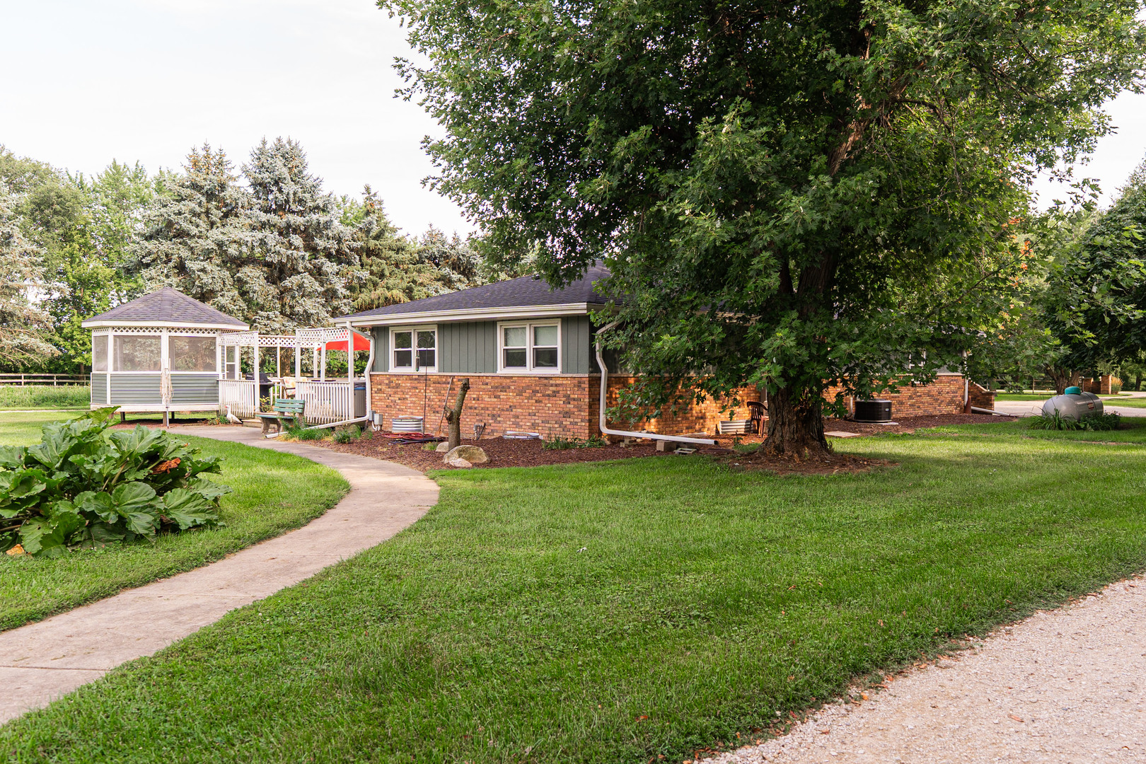 Hinckley, Illinois, 60520, United States, 3 Bedrooms Bedrooms, ,2 BathroomsBathrooms,Residential,For Sale,1921683