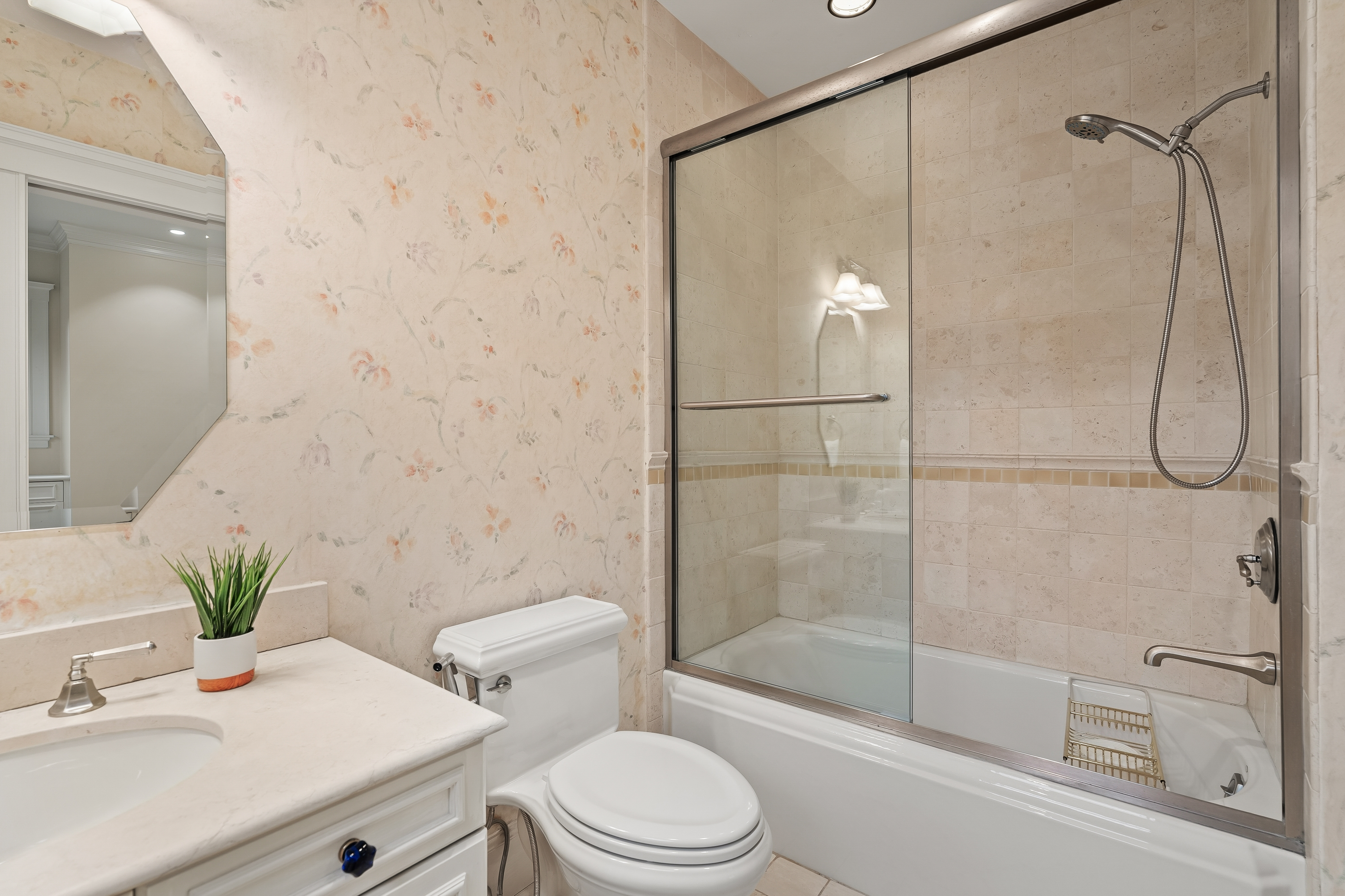 14 Wellington Street, Unit 1,  Arlington, MA, 02476 - 物件實景