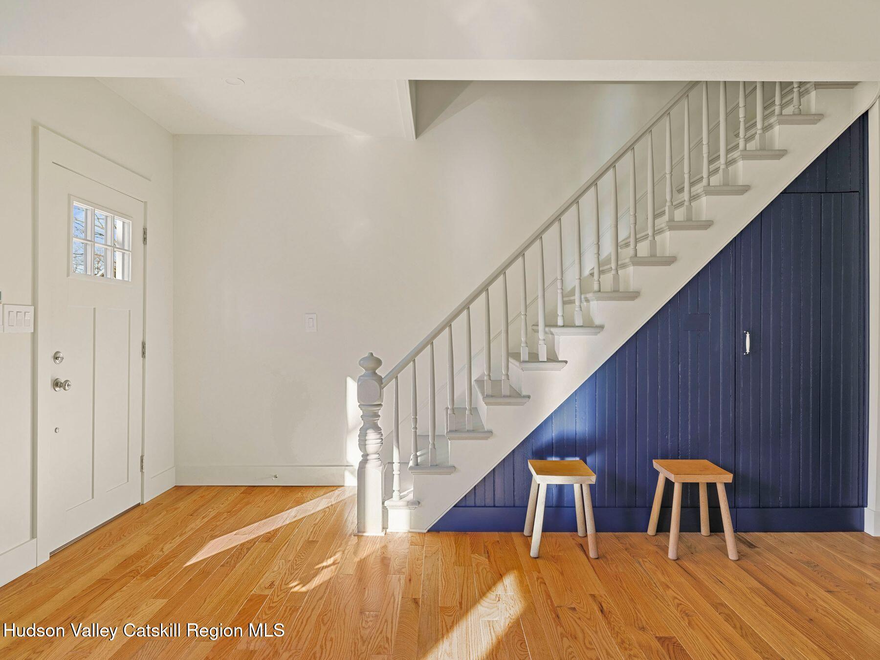 Rosendale, New York, 12472, United States, 3 Bedrooms Bedrooms, ,3 BathroomsBathrooms,Residential,For Sale,1998107