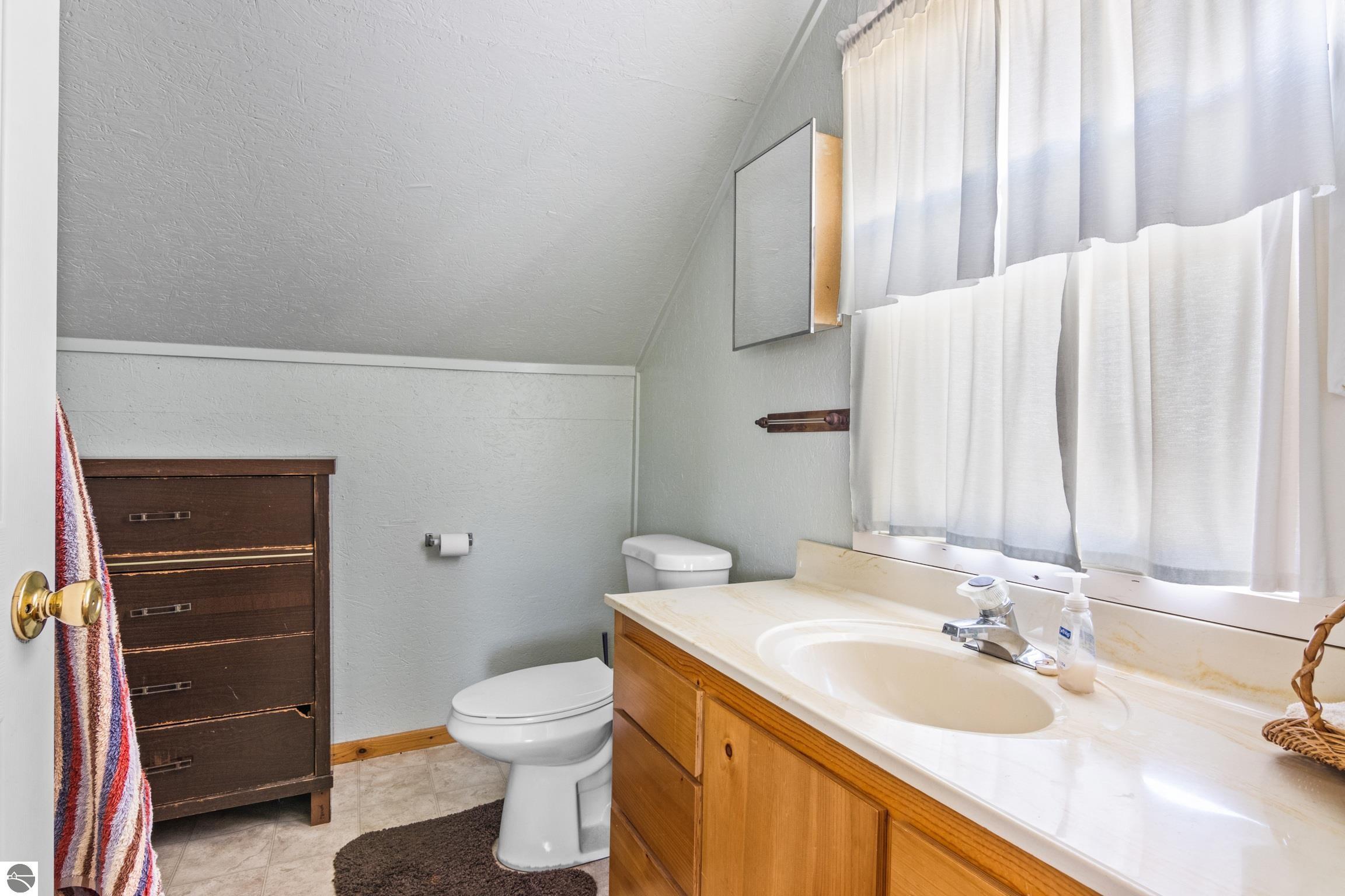 Leroy, Michigan, 49655-8142, United States, 5 Bedrooms Bedrooms, ,3 BathroomsBathrooms,Residential,For Sale,1949628