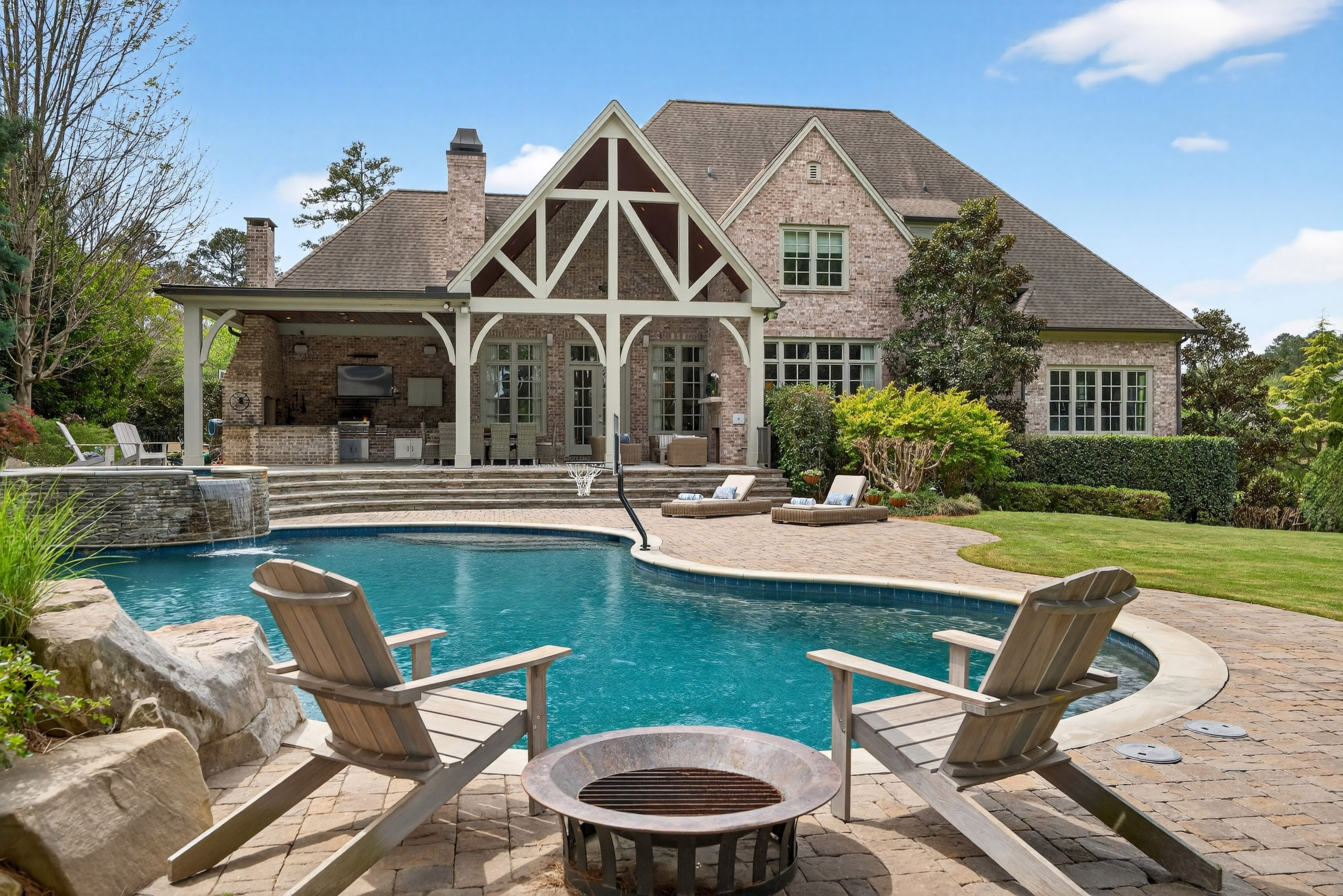  Experience Luxury in One of Georgia’s Most Prestigious Gated Golf Communities - 物件實景