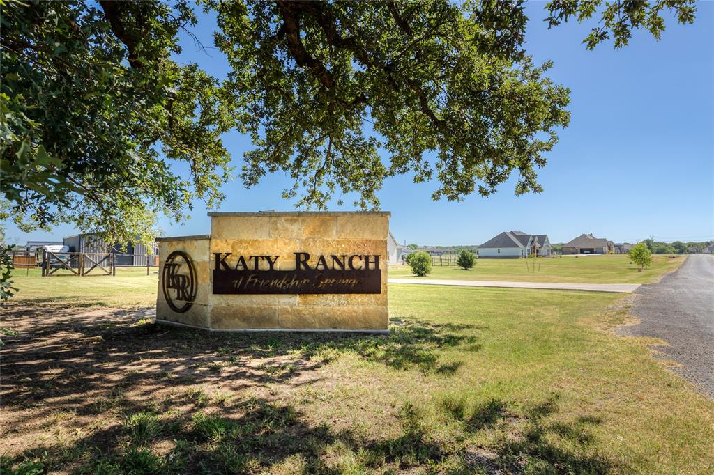 Weatherford, Texas, 76085, United States, 4 Bedrooms Bedrooms, ,2 BathroomsBathrooms,Residential,For Sale,1904359