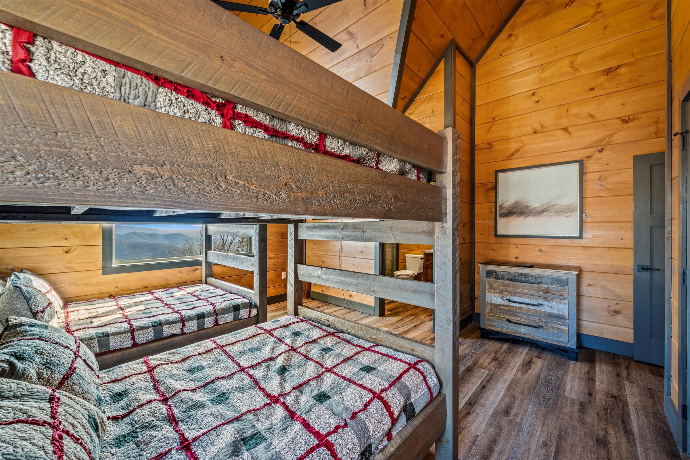 Sevierville, Tennessee, 37876, United States, 5 Bedrooms Bedrooms, ,6 BathroomsBathrooms,Residential,For Sale,1975935