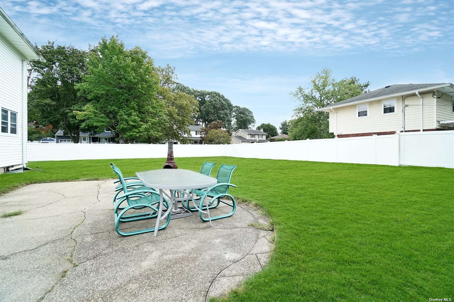 18 Cayuga Place, Commack, New York, 11725, United States, 3 Bedrooms Bedrooms, ,2 BathroomsBathrooms,Residential,For Sale,18 Cayuga Place,1435413