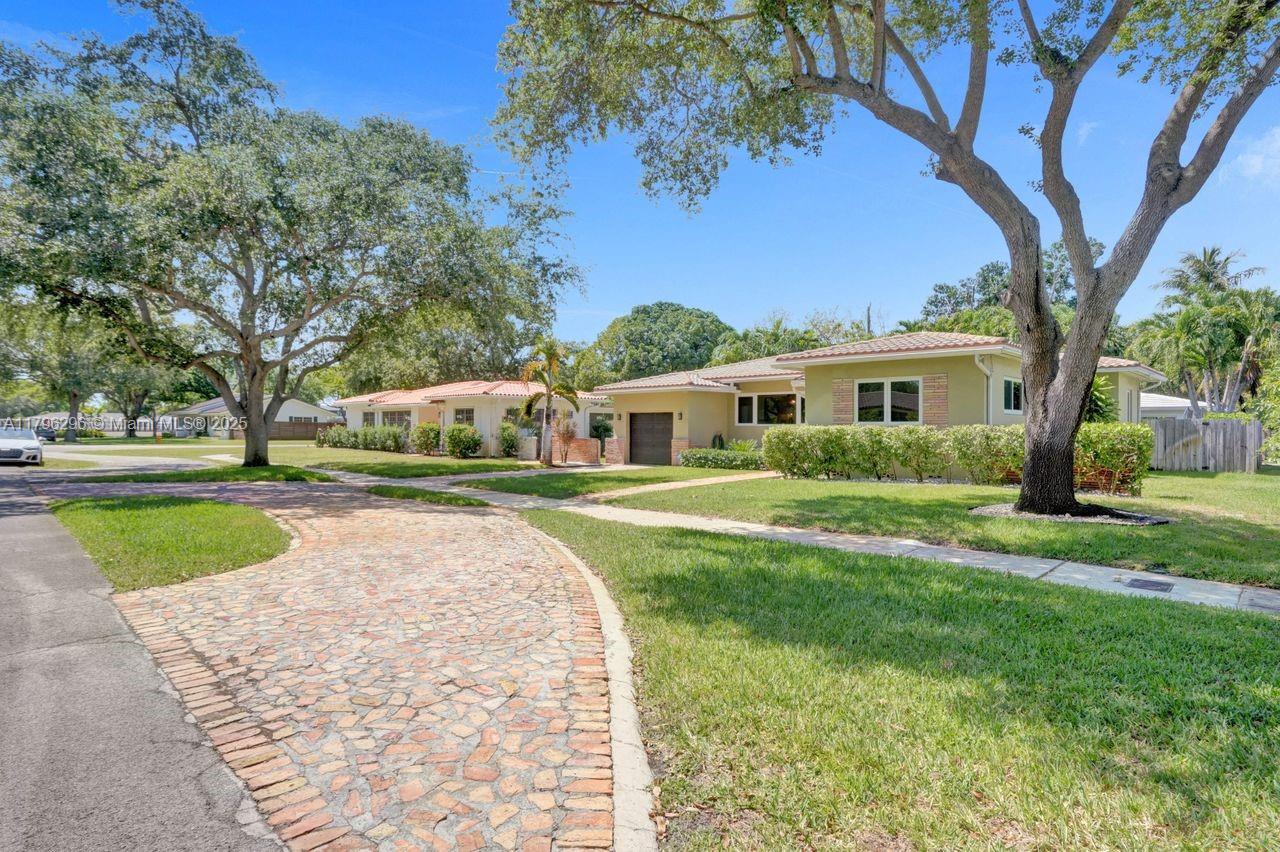 Miami Shores, Florida, 33138, United States, 2 Bedrooms Bedrooms, ,2 BathroomsBathrooms,Residential,For Sale,1804509