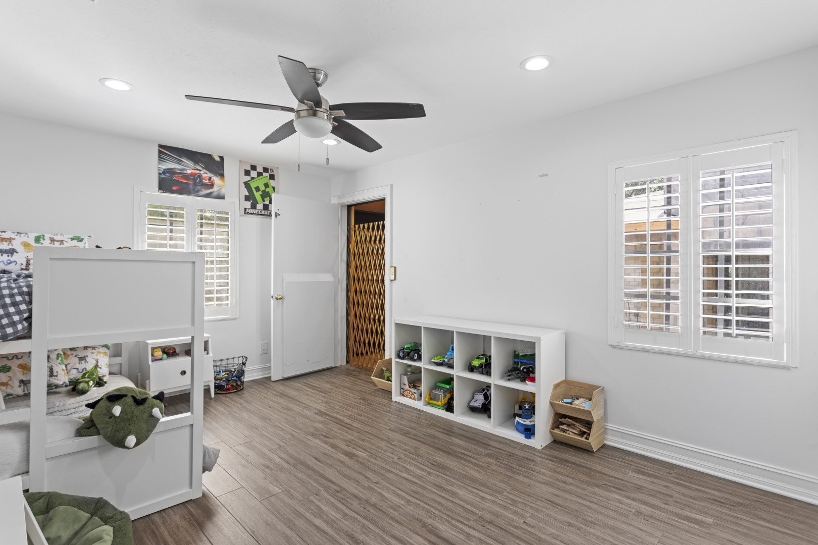 Tampa, Florida, 33629, United States, 4 Bedrooms Bedrooms, ,3 BathroomsBathrooms,Residential,For Sale,1987038