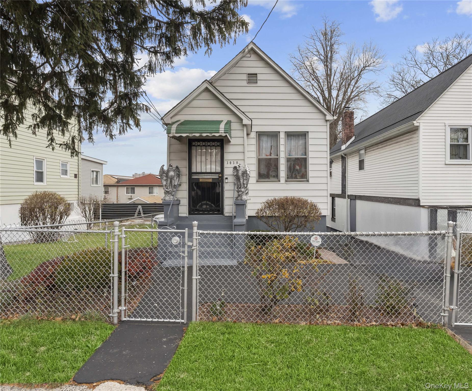 Bronx, New York, 10469, United States, 2 Bedrooms Bedrooms, ,2 BathroomsBathrooms,Residential,For Sale,2005808