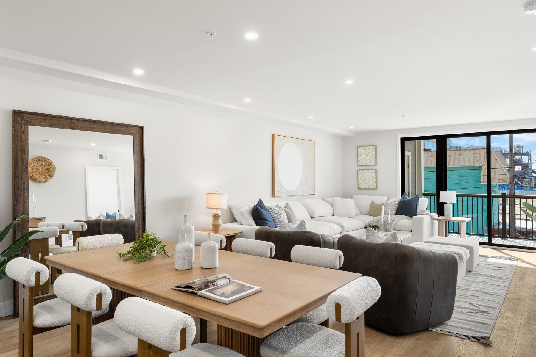  323 E Oak Avenue #202 - 物件實景