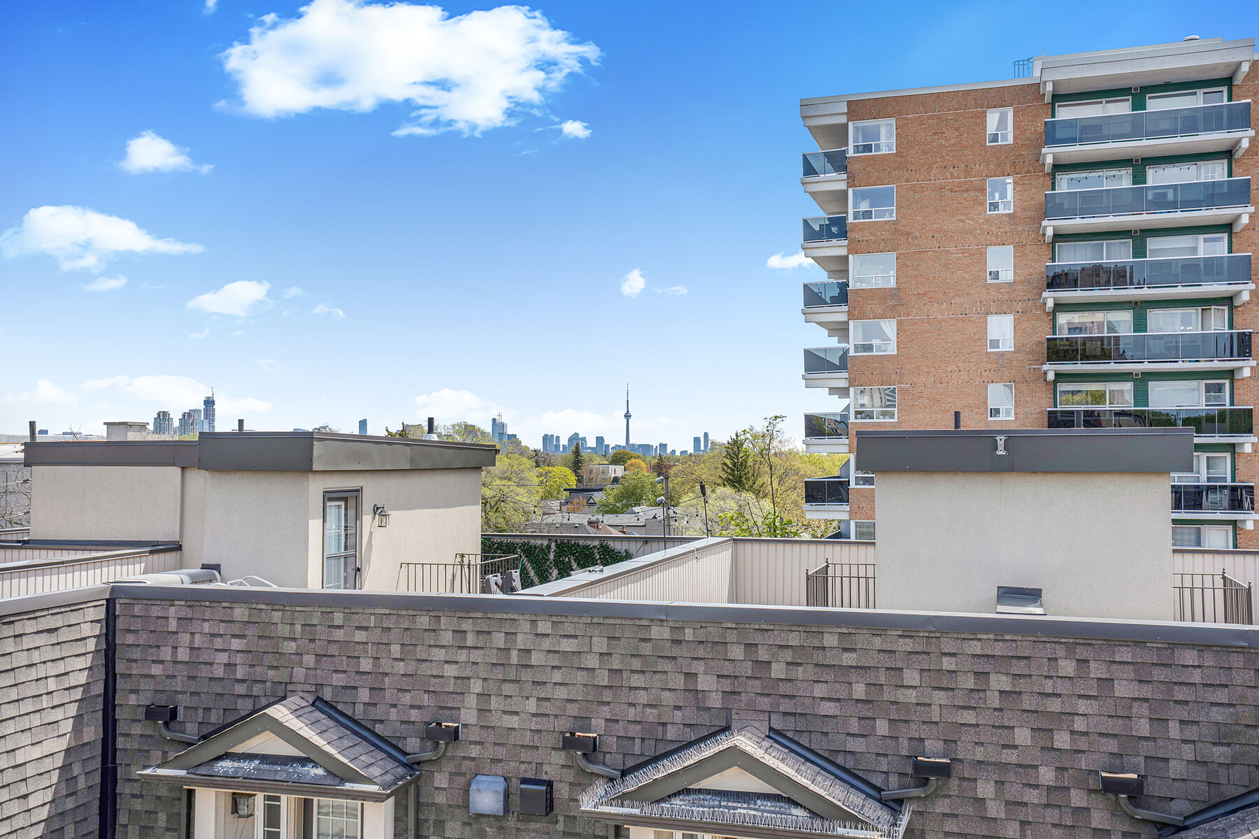  Rare Forest Hill Townhome - 物件實景