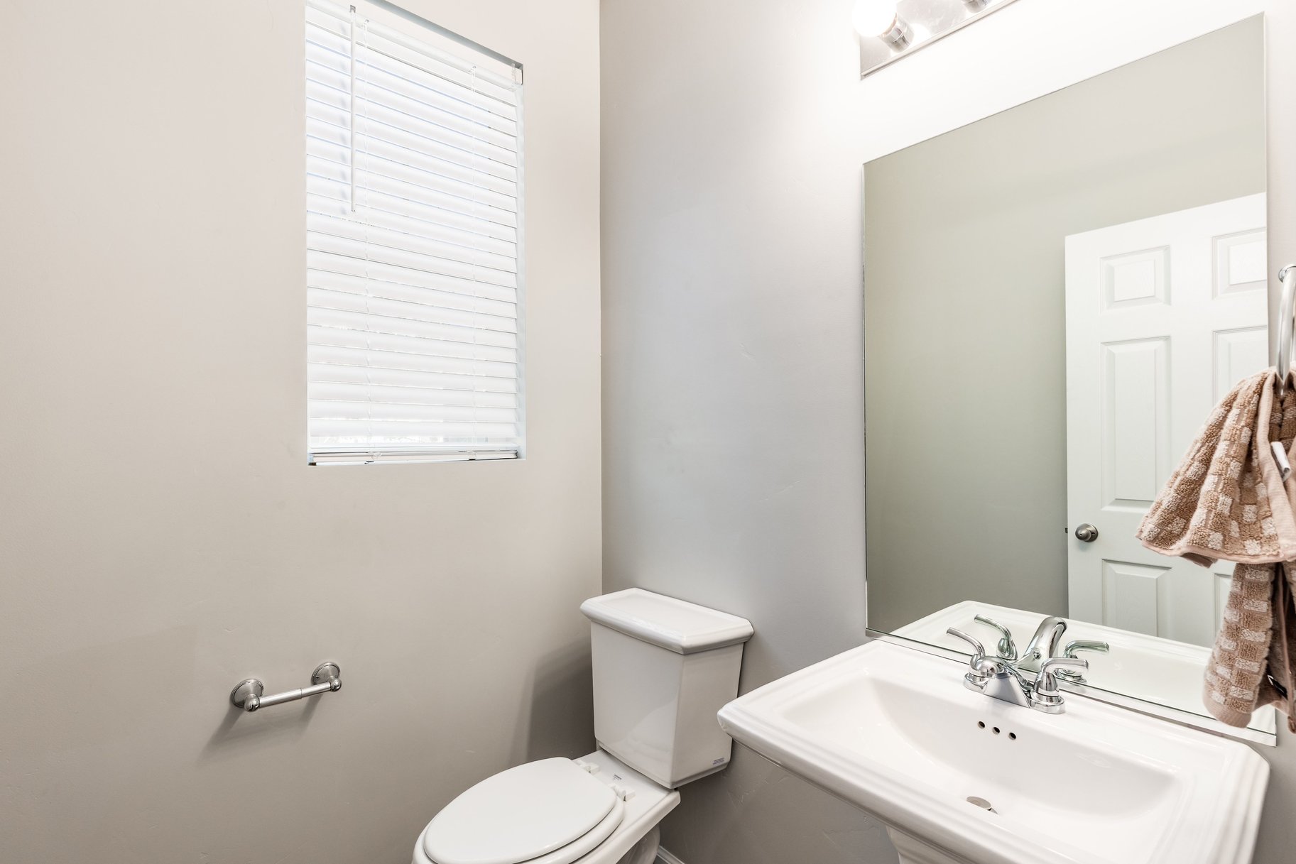  Spacious 4-Bed Herriman Home with Rentable Basement ADU - 物件實景