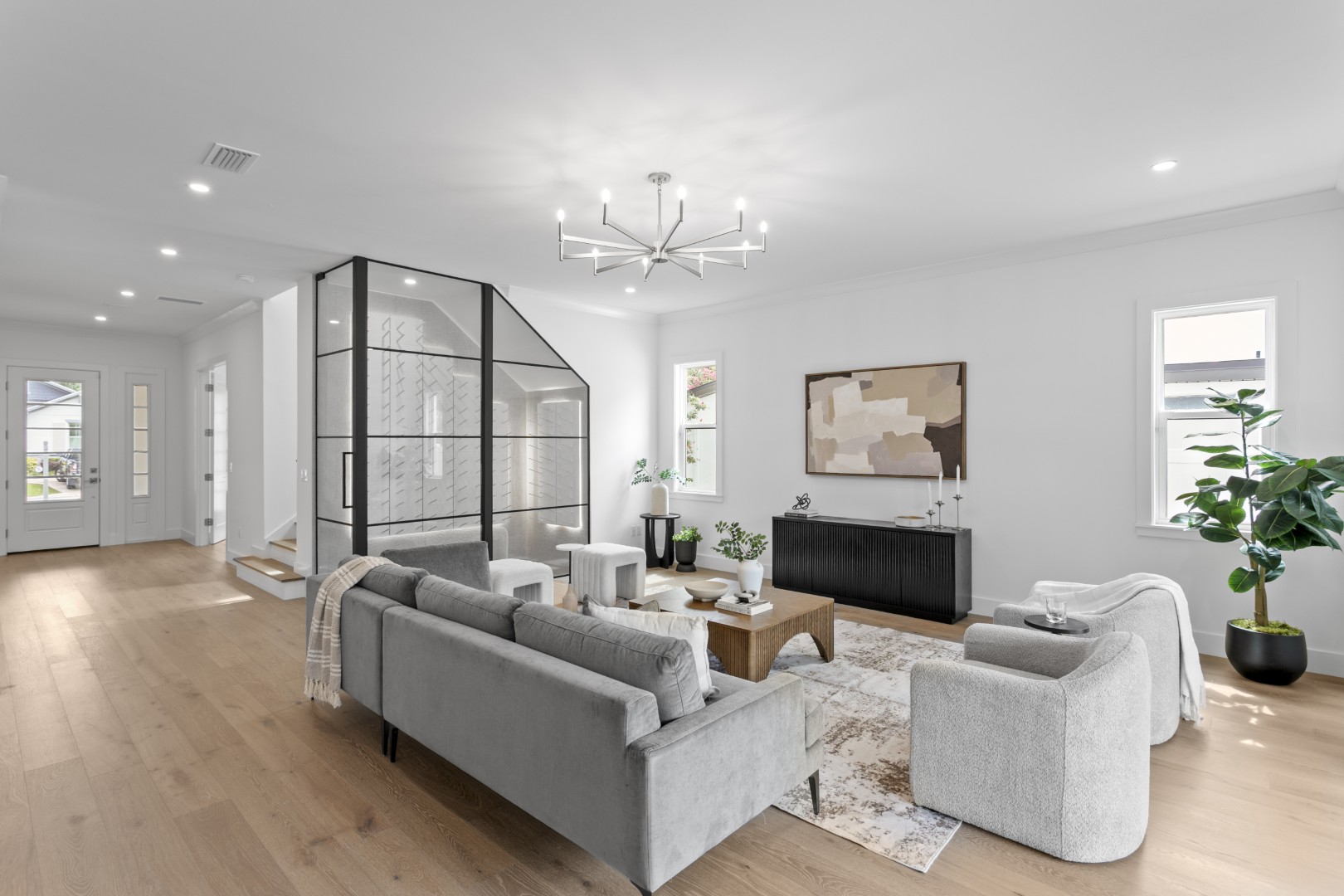 Tampa, Florida, 33611, United States, 6 Bedrooms Bedrooms, ,6 BathroomsBathrooms,Residential,For Sale,1981634