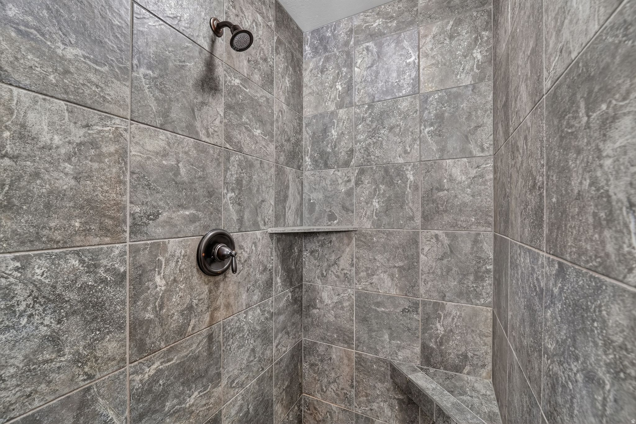 Syracuse, Utah, 84075, United States, 5 Bedrooms Bedrooms, ,3 BathroomsBathrooms,Residential,For Sale,2003414