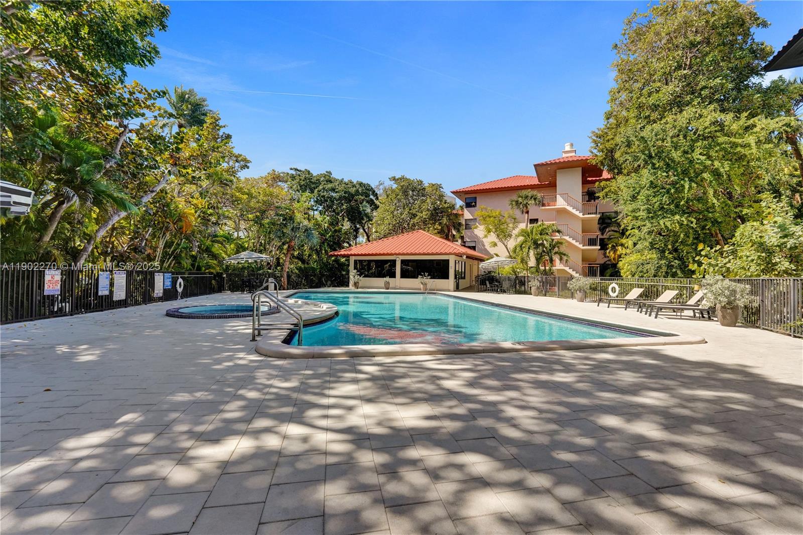 Key Biscayne, Florida, 33149, United States, 1 Bedroom Bedrooms, ,2 BathroomsBathrooms,Residential,For Sale,1971472