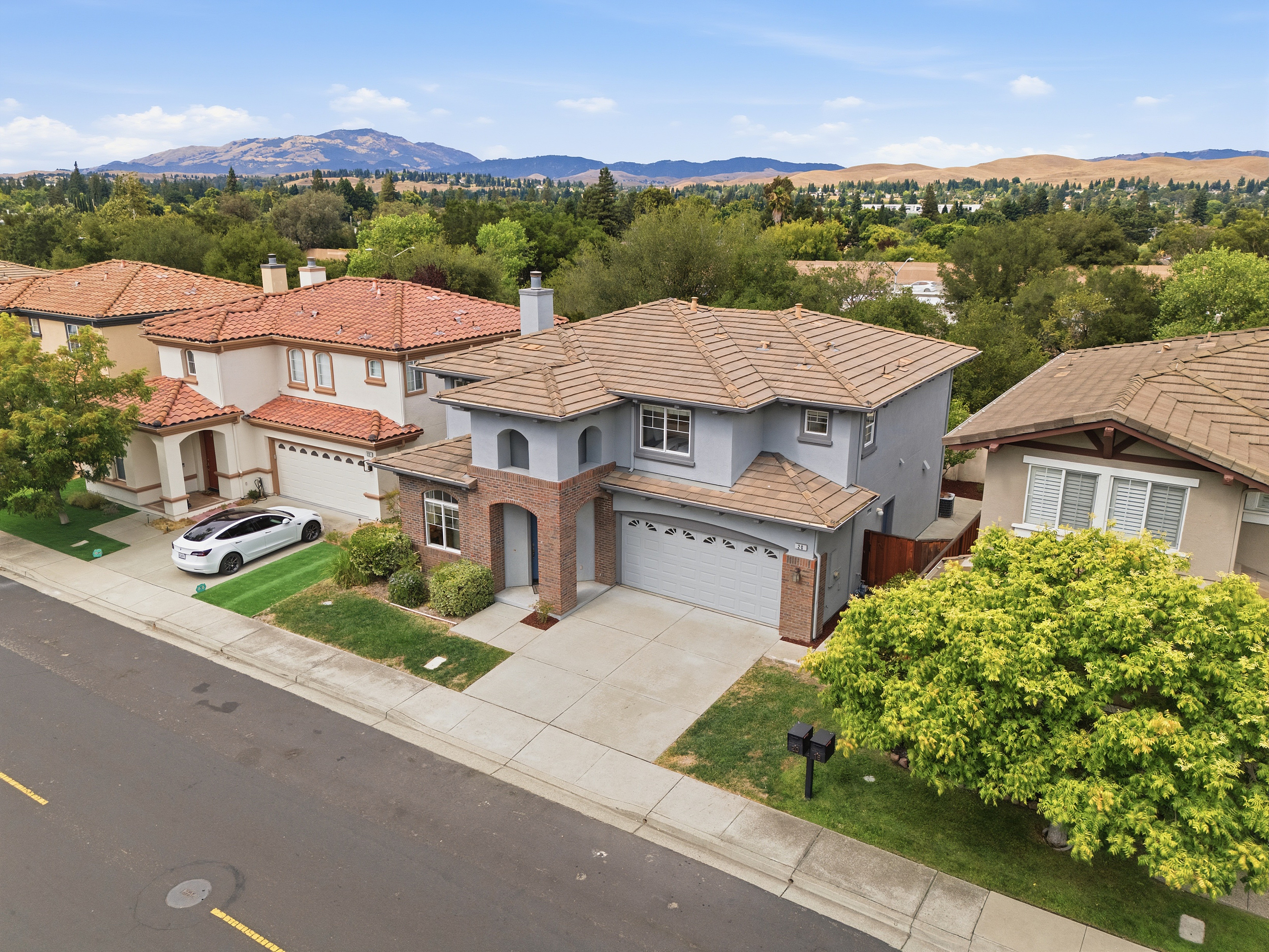  Beautifully Updated Henry Ranch Home with Scenic Views and Modern Comfort - 物件實景