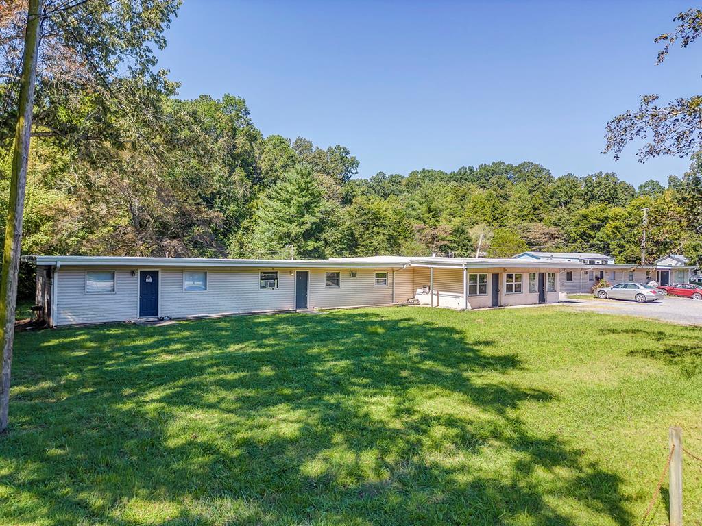 DALTON, Georgia, 30721, United States, 16 Bedrooms Bedrooms, ,12 BathroomsBathrooms,Residential,For Sale,1949791