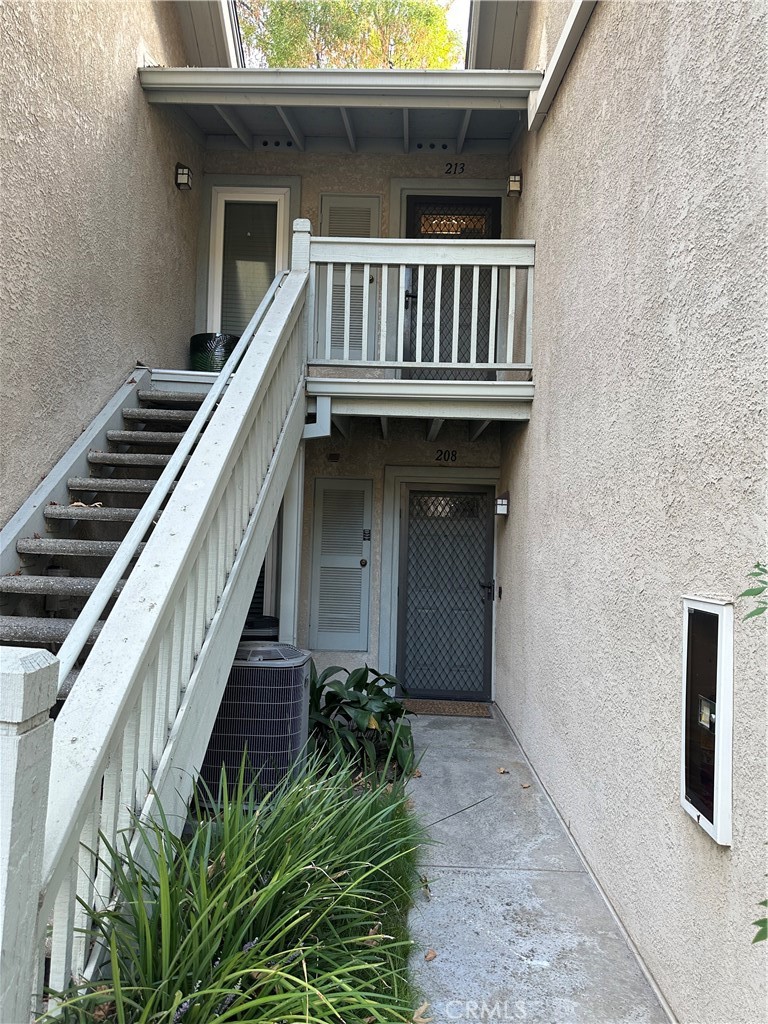 Canoga Park, California, 91303, United States, 2 Bedrooms Bedrooms, ,1 BathroomBathrooms,Residential,For Sale,1934510