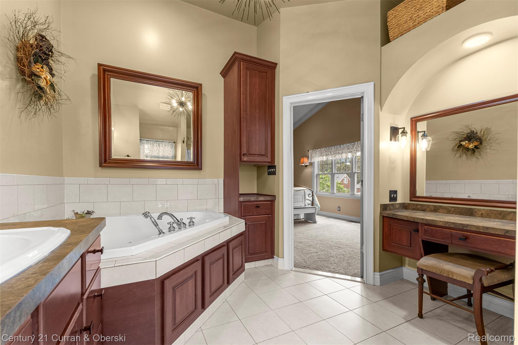 Allen Park, Michigan, 48101, United States, 4 Bedrooms Bedrooms, ,4 BathroomsBathrooms,Residential,For Sale,1982178