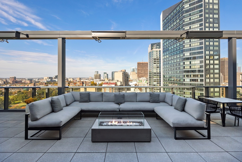 Boston, Massachusetts, 02116, United States, 1 Bedroom Bedrooms, ,1 BathroomBathrooms,Residential,For Sale,1919858