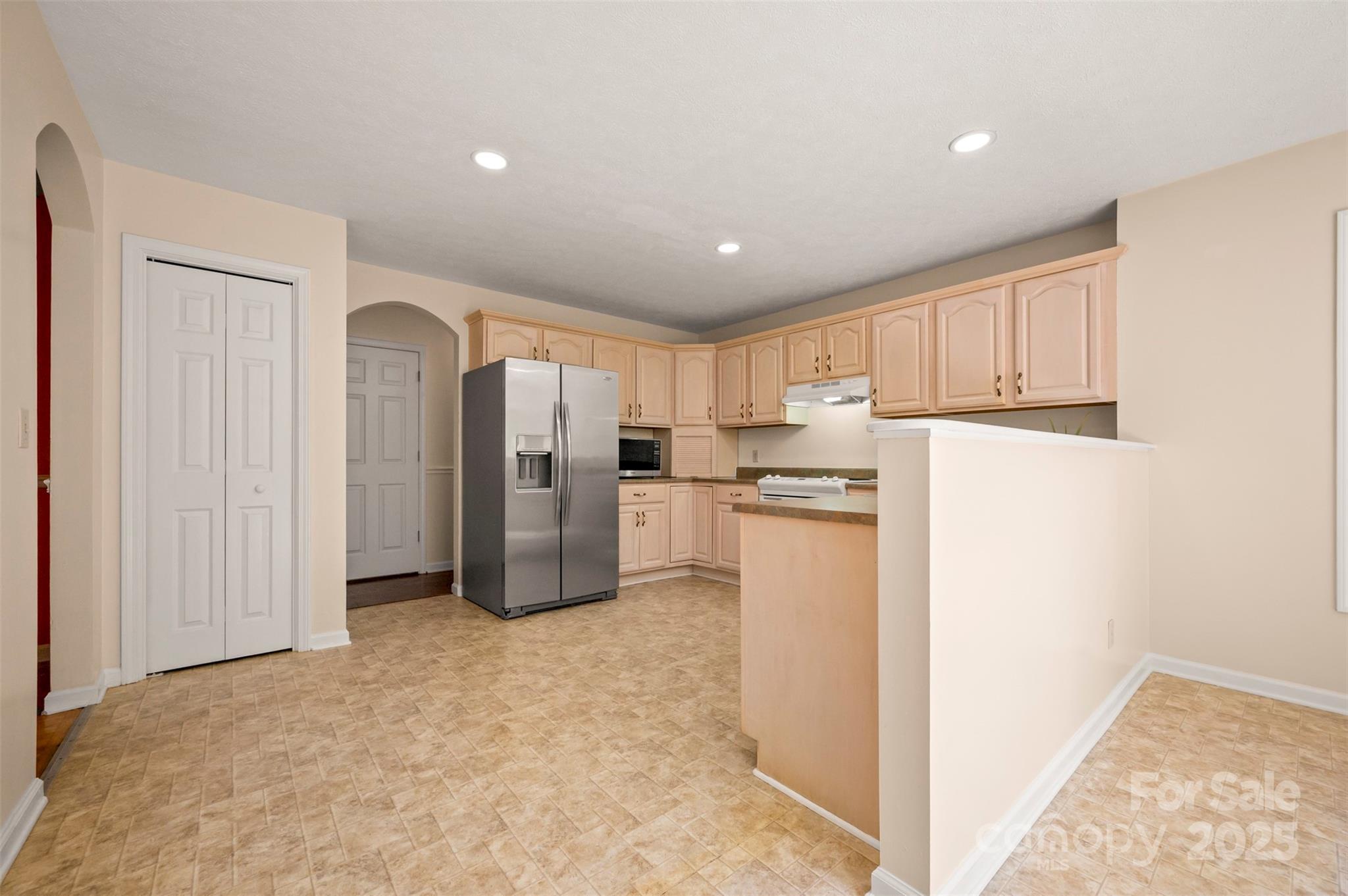 Zirconia, North Carolina, 28790, United States, 3 Bedrooms Bedrooms, ,2 BathroomsBathrooms,Residential,For Sale,1827884