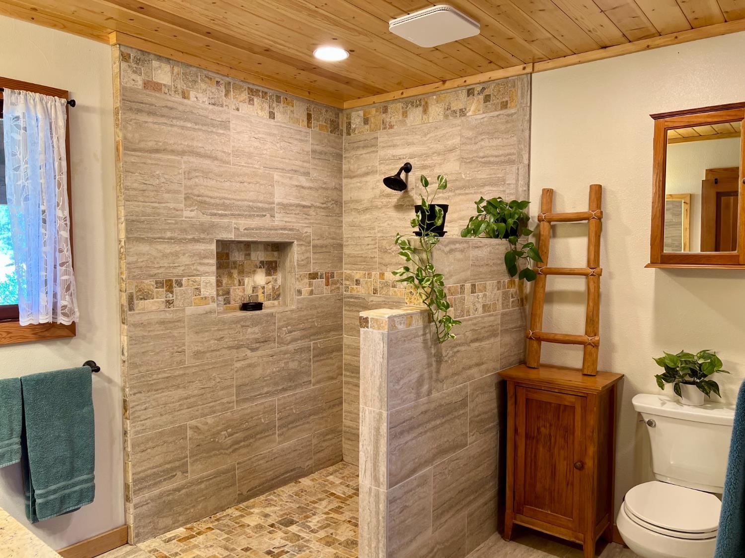 North Fork, California, 93643, United States, 3 Bedrooms Bedrooms, ,2 BathroomsBathrooms,Residential,For Sale,1977049