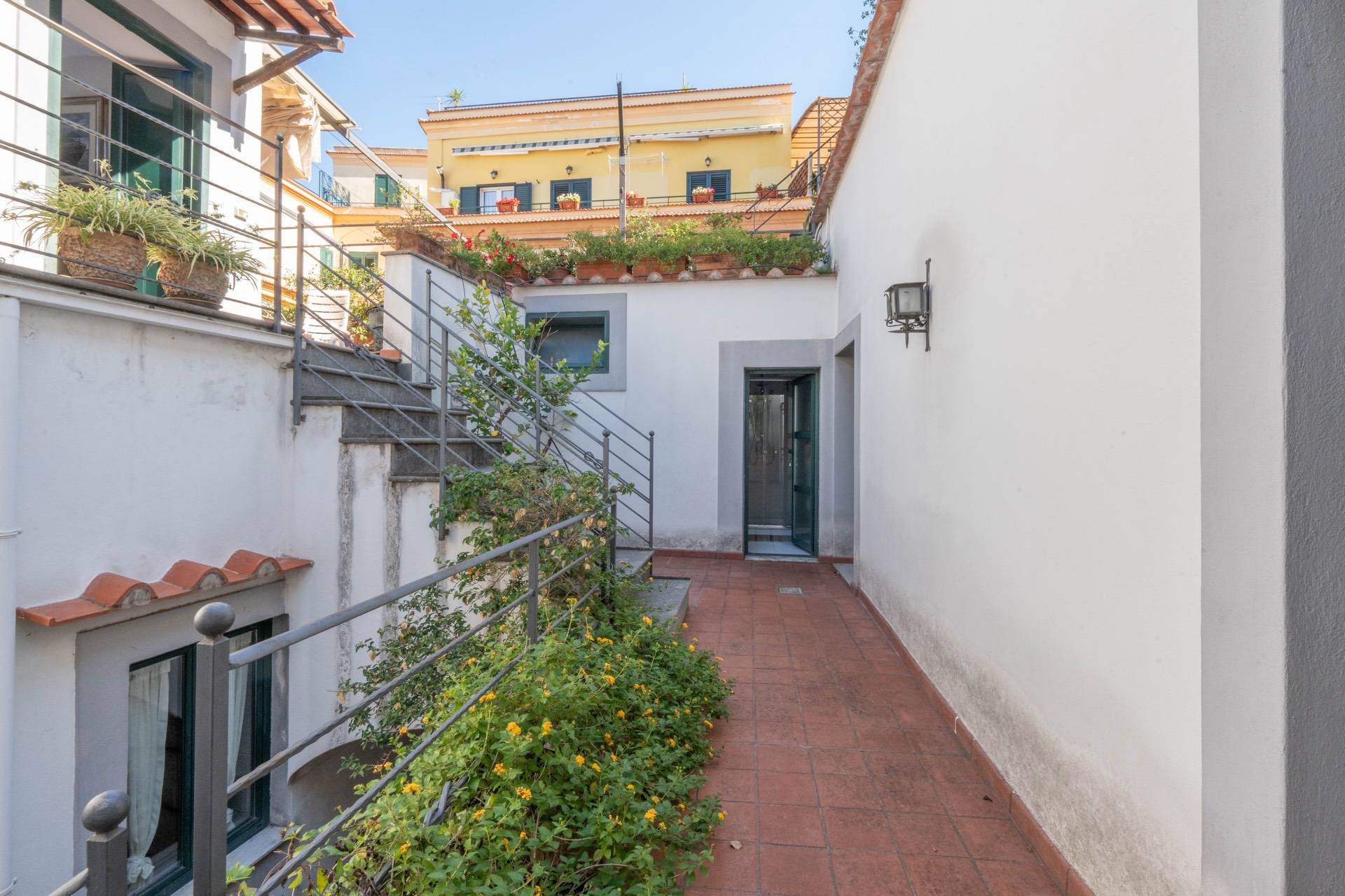 piazza seiano, Vico Equense, Napoli, 80069, IT, 4 Bedrooms Bedrooms, ,4 BathroomsBathrooms,Residential,For Sale,piazza seiano,1629621