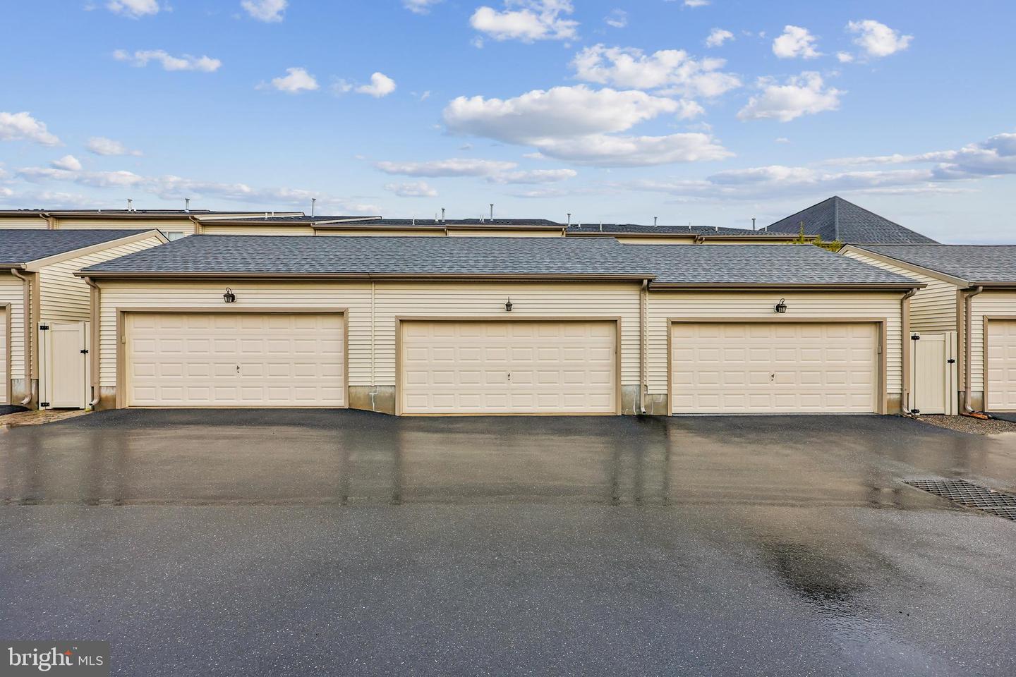 Frederick, Maryland, 21701, United States, 3 Bedrooms Bedrooms, ,4 BathroomsBathrooms,Residential,For Sale,1986533