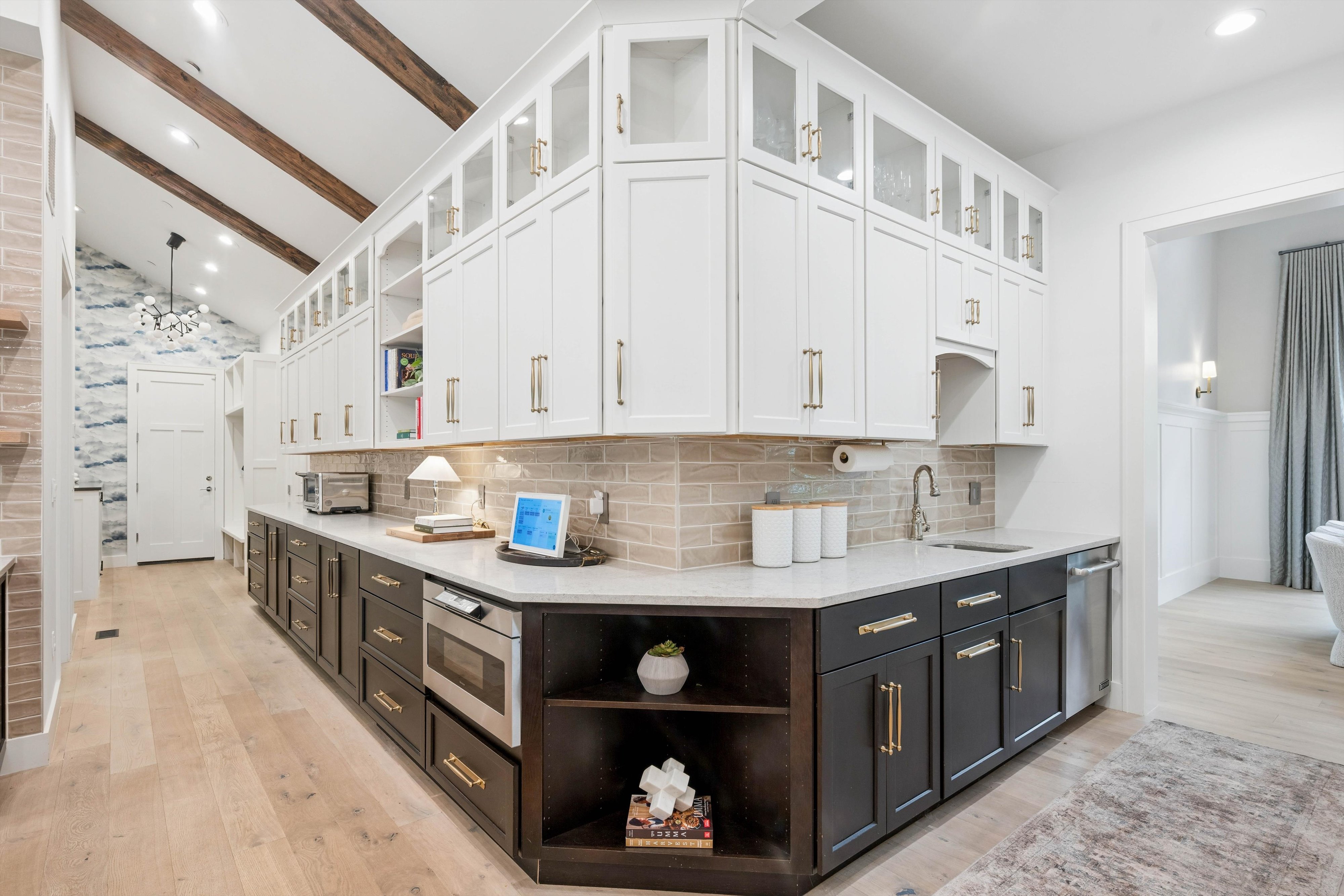 Modern Cherry Hills Masterpiece: Rare Main-Floor Luxury - 物件實景
