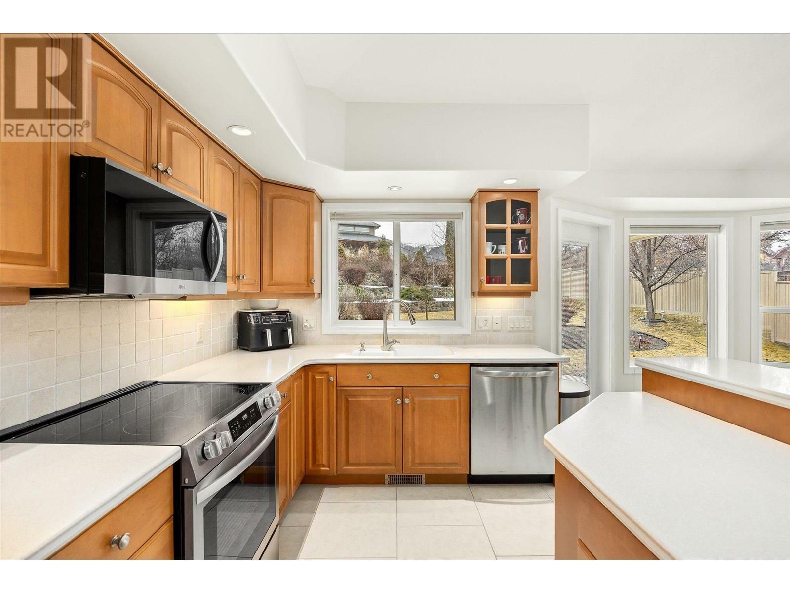 KELOWNA, British Columbia, V1W 4K9, CA, 4 Bedrooms Bedrooms, ,3 BathroomsBathrooms,Residential,For Sale,1865422