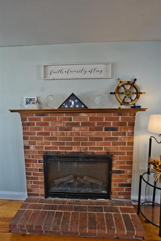 Manchester, New Hampshire, 03109, United States, 3 Bedrooms Bedrooms, ,2 BathroomsBathrooms,Residential,For Sale,2015323