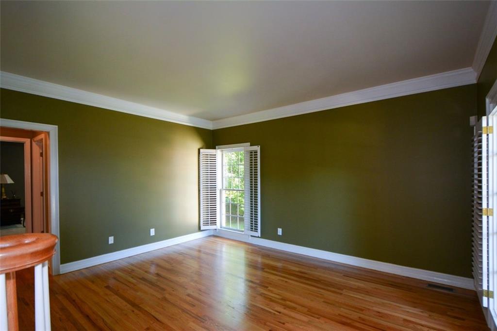 Alpharetta, Georgia, 30022, United States, 5 Bedrooms Bedrooms, ,5 BathroomsBathrooms,Residential,For Sale,2002154