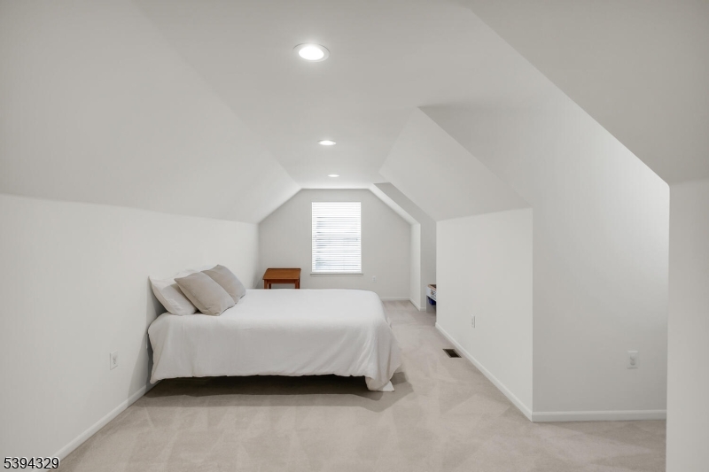 Bernards Twp., New Jersey, 07920, United States, 5 Bedrooms Bedrooms, ,3 BathroomsBathrooms,Residential,For Sale,1992949