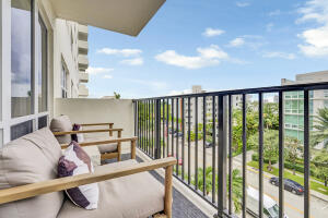 Fort Lauderdale, Florida, 33301, United States, 2 Bedrooms Bedrooms, ,2 BathroomsBathrooms,Residential,For Sale,1979833