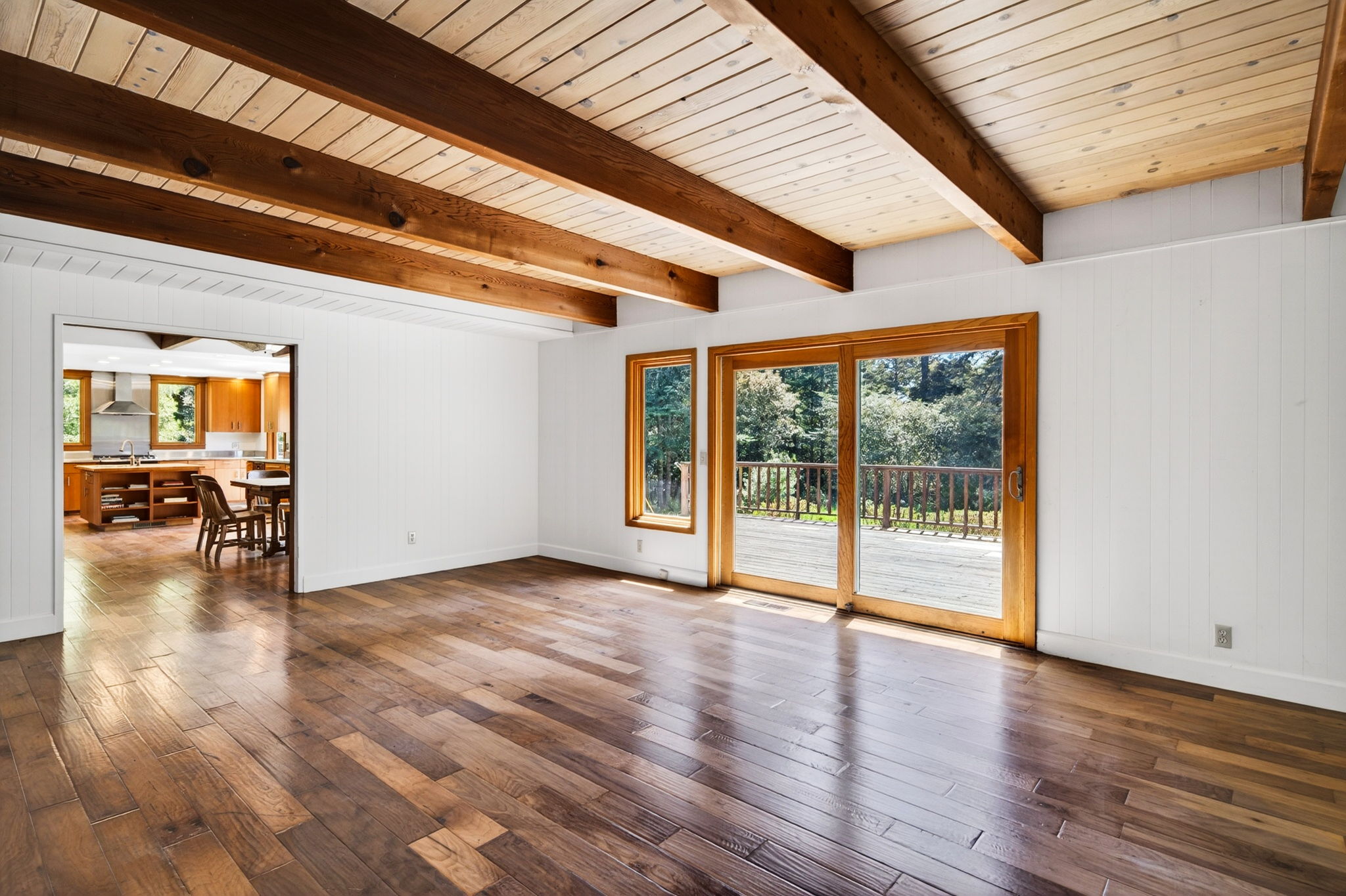  Classic Brown Shingle - 物件實景