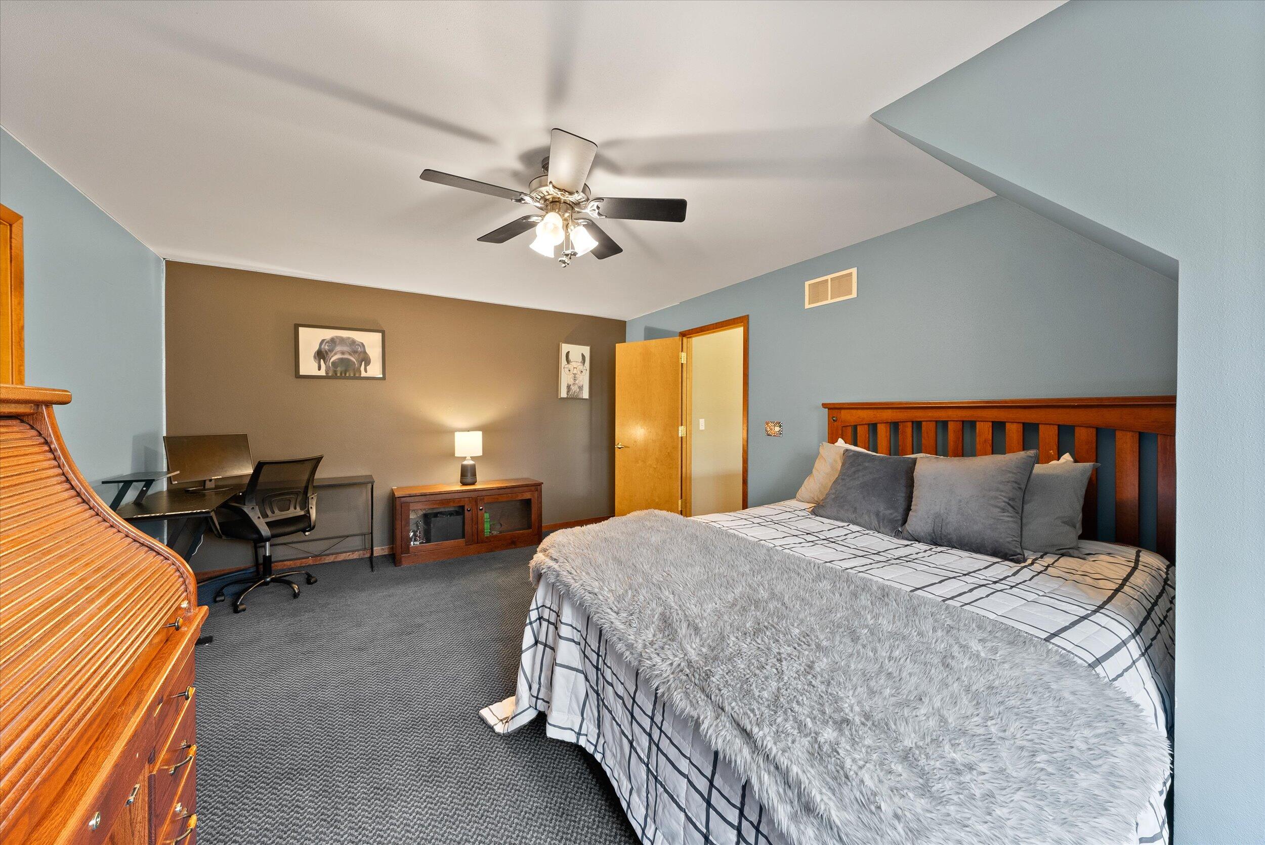 Grafton, Wisconsin, 53024, United States, 4 Bedrooms Bedrooms, ,6 BathroomsBathrooms,Residential,For Sale,1989565