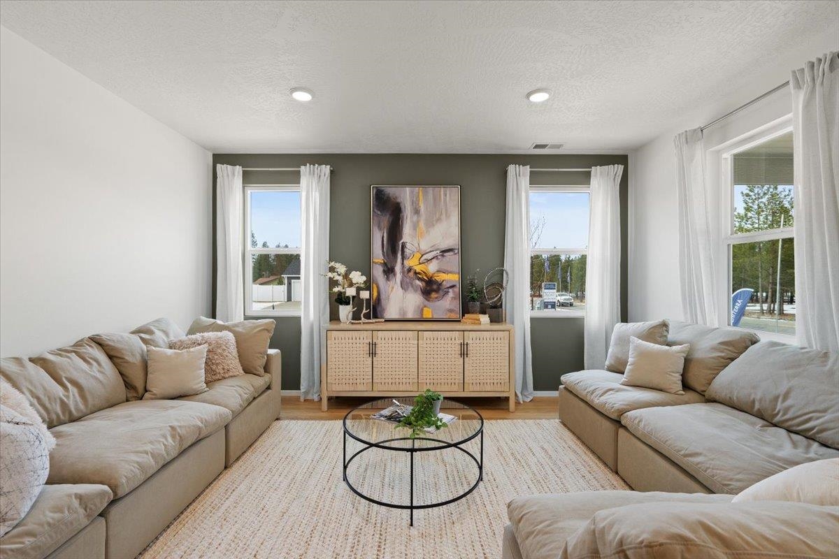 Deer Park, Washington, 99006, United States, 3 Bedrooms Bedrooms, ,2 BathroomsBathrooms,Residential,For Sale,1873845