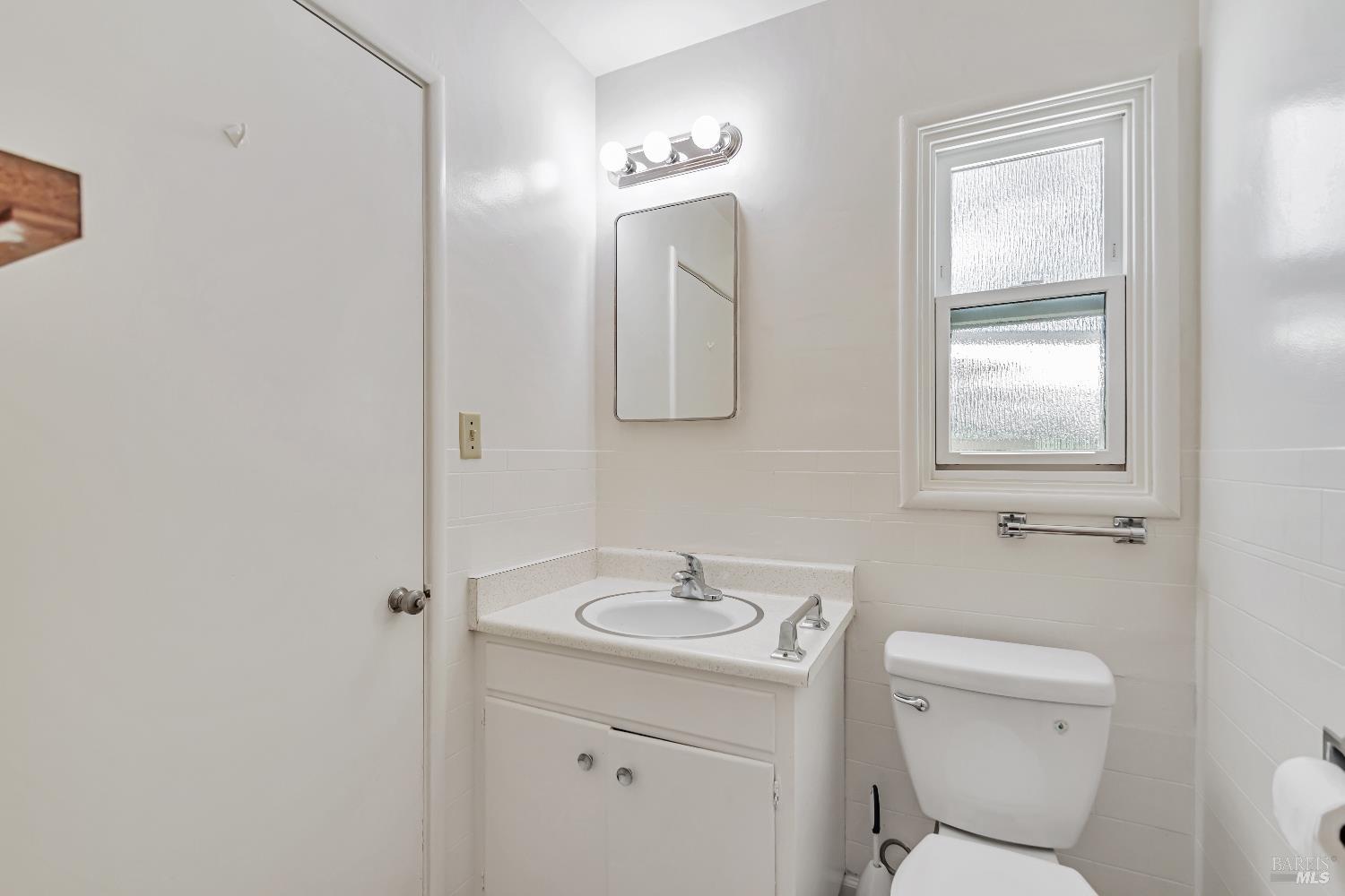 Santa Rosa, California, 95401, United States, 2 Bedrooms Bedrooms, ,2 BathroomsBathrooms,Residential,For Sale,1925442