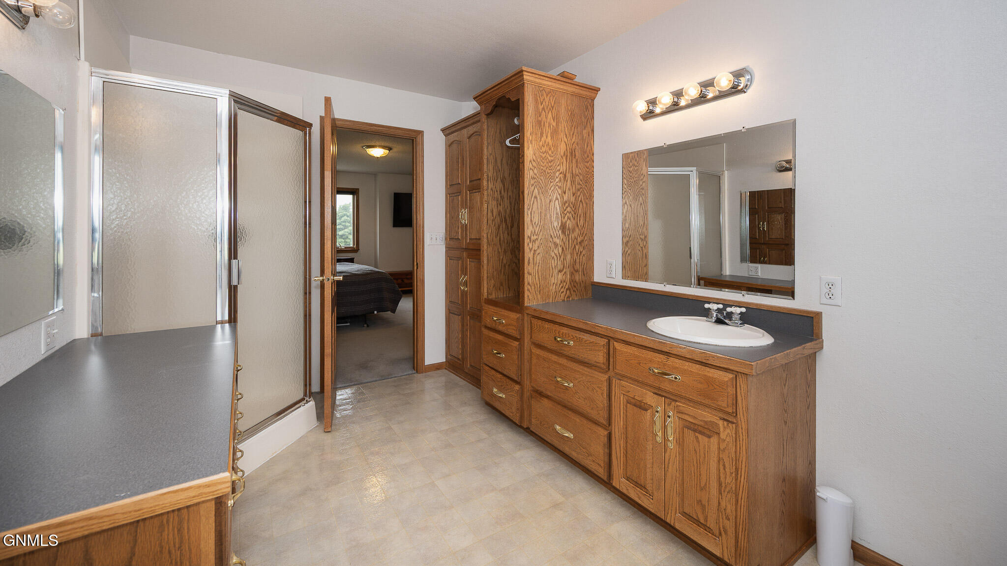 Center, North Dakota, 58530, United States, 4 Bedrooms Bedrooms, ,3 BathroomsBathrooms,Residential,For Sale,1982798