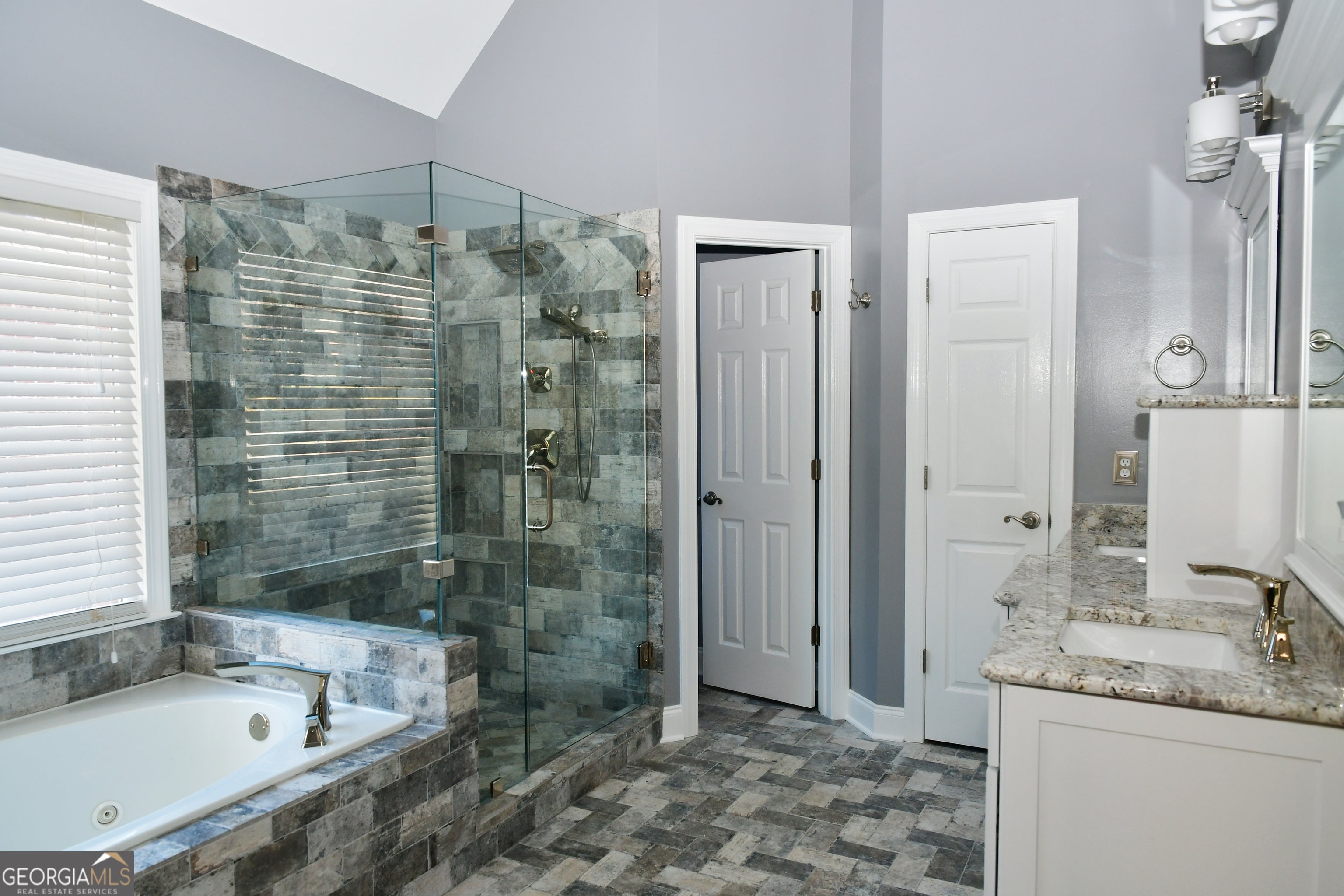 Hoschton, Georgia, 30548, United States, 5 Bedrooms Bedrooms, ,4 BathroomsBathrooms,Residential,For Sale,1992517