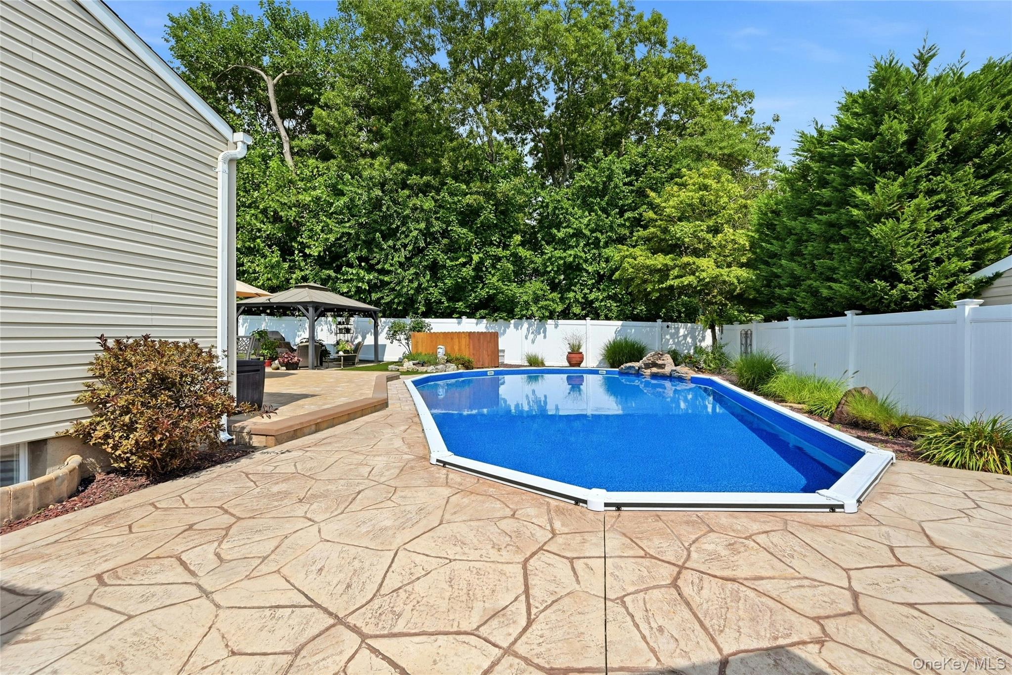 139 N Summit Avenue, Patchogue, NY, 11772 - 物件實景