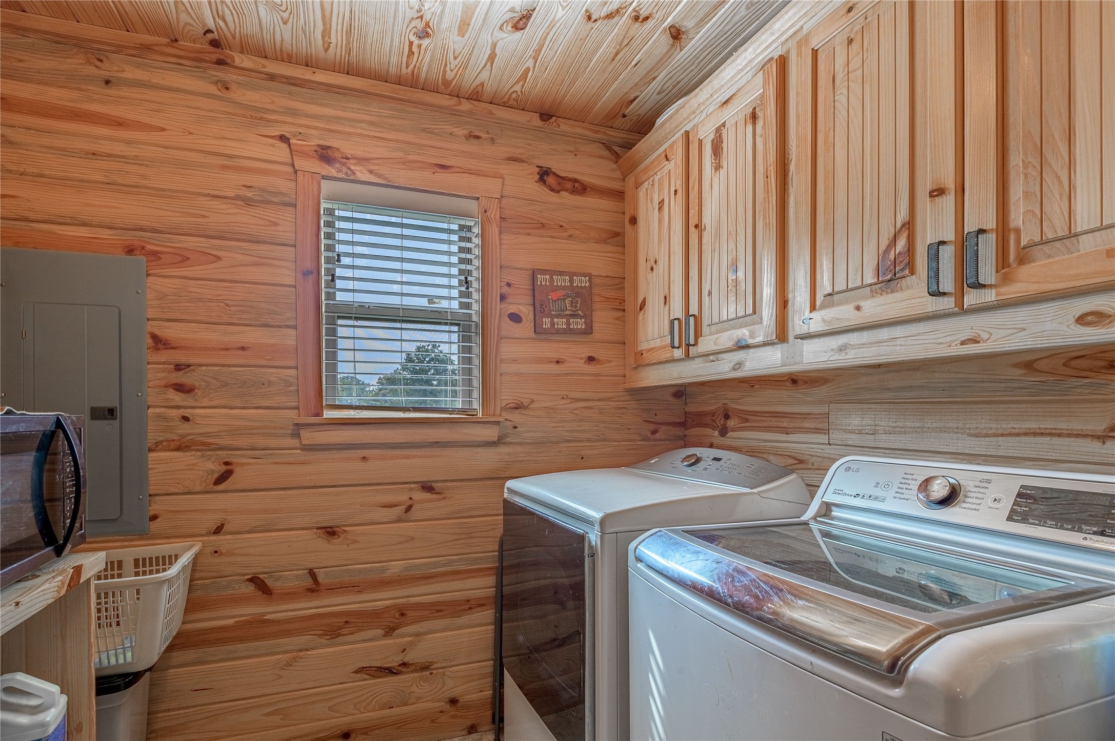 Kennard, Texas, 75847, United States, 3 Bedrooms Bedrooms, ,2 BathroomsBathrooms,Residential,For Sale,1828571