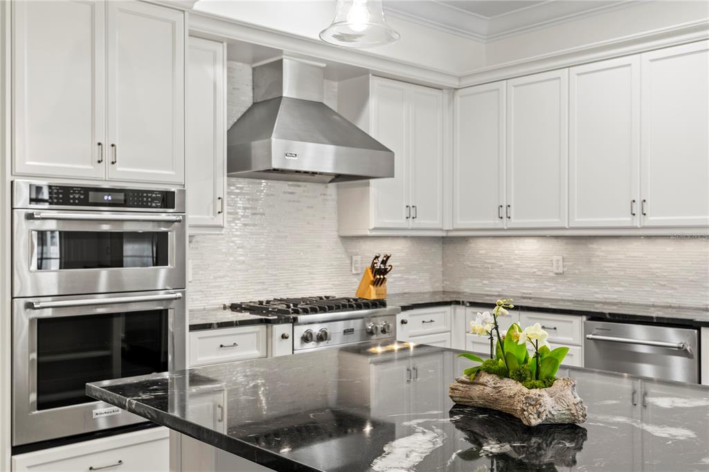 Tampa, Florida, 33629, United States, 4 Bedrooms Bedrooms, ,4 BathroomsBathrooms,Residential,For Sale,1885356
