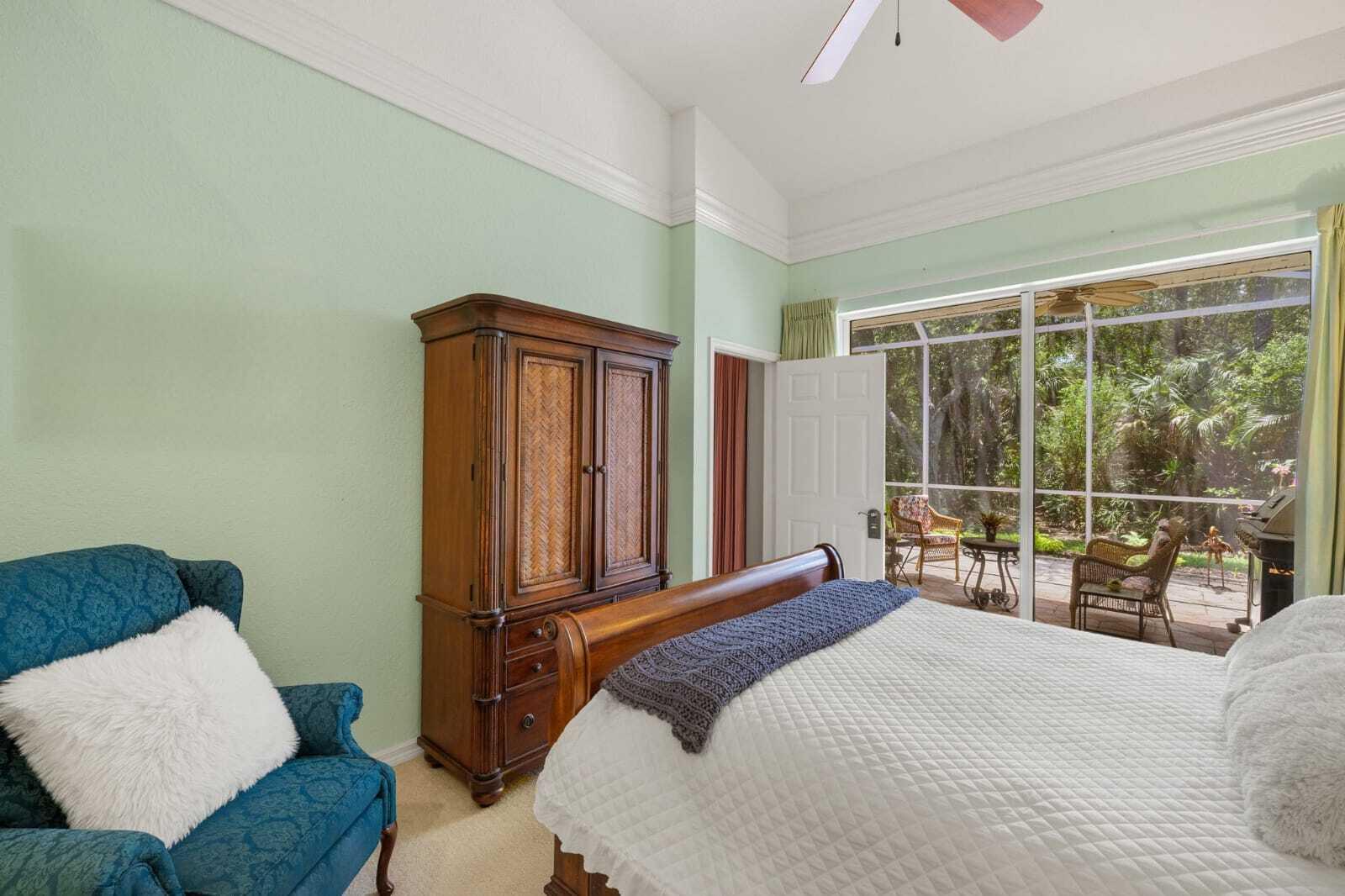 Naples, Florida, 34104, United States, 2 Bedrooms Bedrooms, ,2 BathroomsBathrooms,Residential,For Sale,1990967