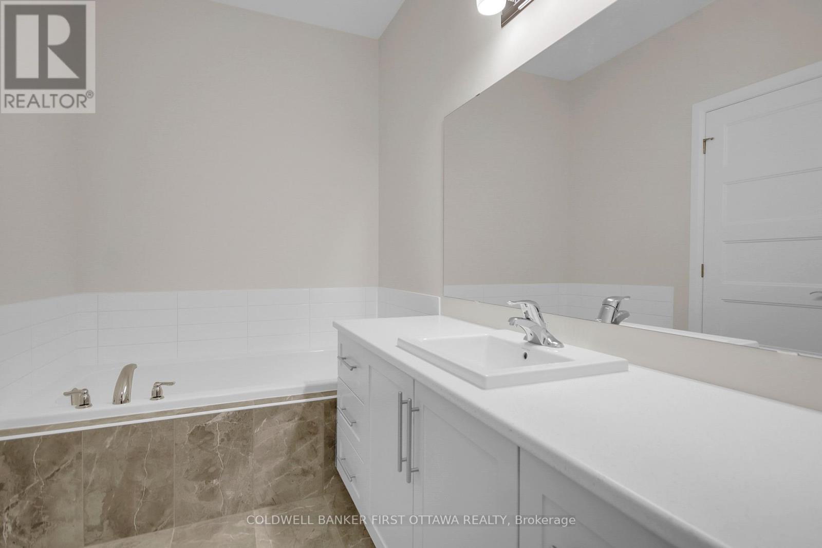 OTTAWA, Ontario, K4M 0H7, CA, 3 Bedrooms Bedrooms, ,3 BathroomsBathrooms,Residential,For Sale,1918434