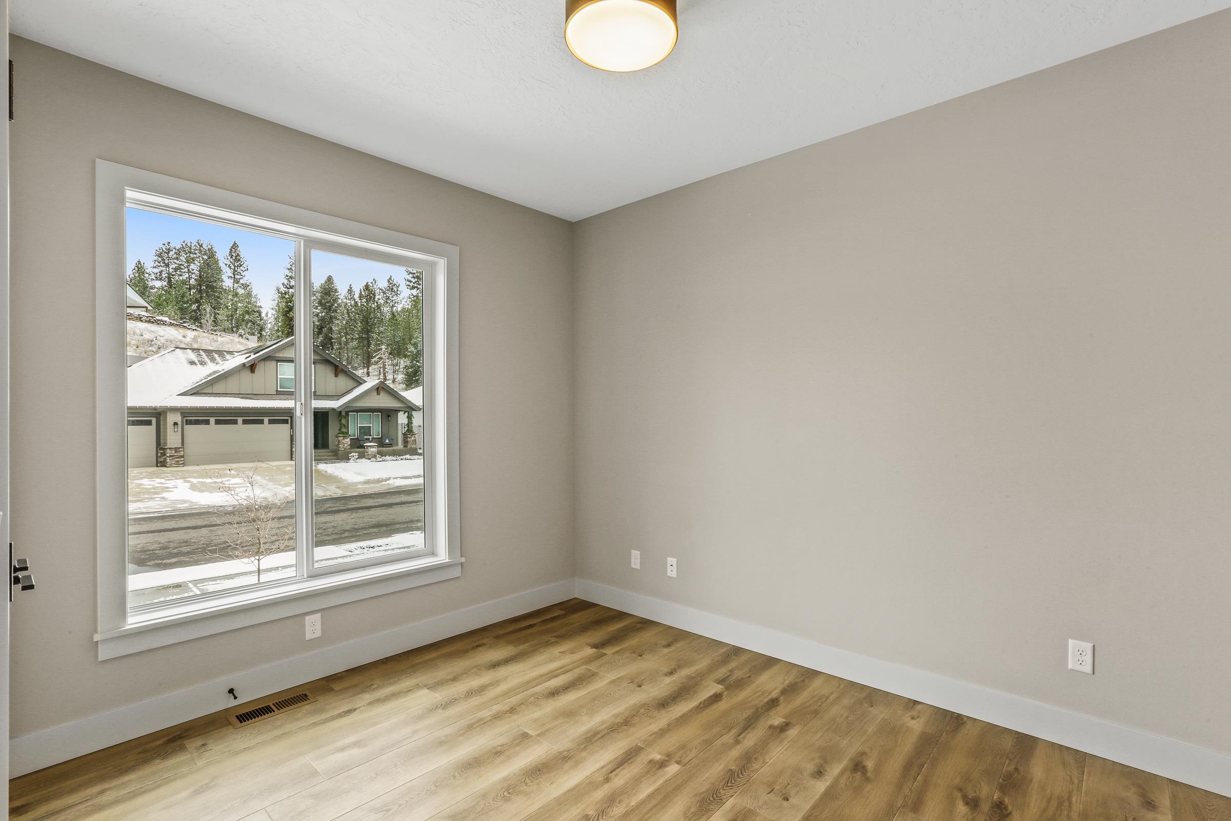 Spokane, Washington, 99223, United States, 5 Bedrooms Bedrooms, ,4 BathroomsBathrooms,Residential,For Sale,2002935