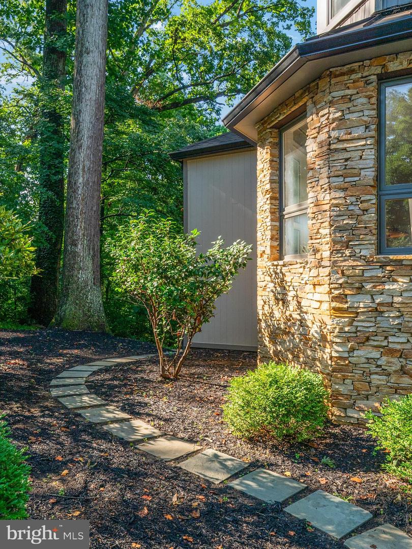 Annapolis, Maryland, 21401, United States, 5 Bedrooms Bedrooms, ,5 BathroomsBathrooms,Residential,For Sale,1895873