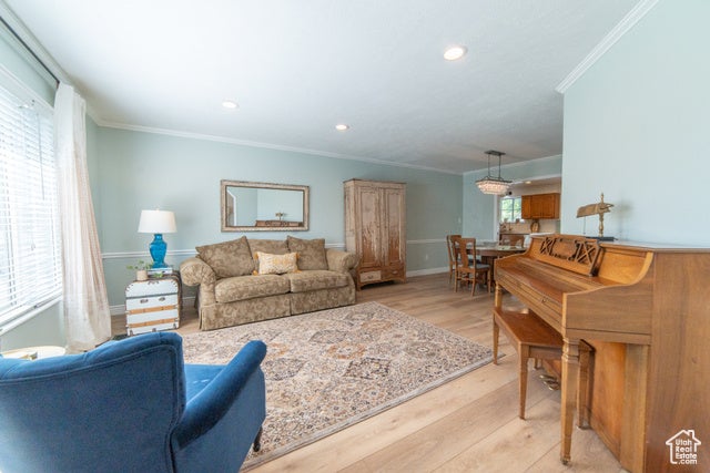 Sandy, Utah, 84092, United States, 6 Bedrooms Bedrooms, ,2 BathroomsBathrooms,Residential,For Sale,2013527