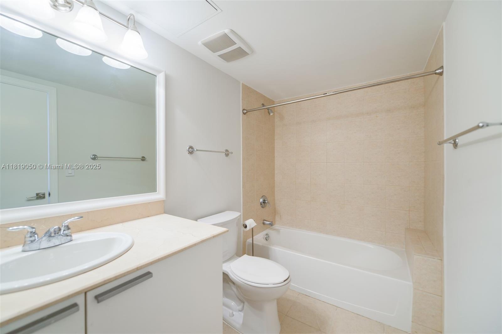 Sunny Isles Beach, Florida, 33160, United States, 2 Bedrooms Bedrooms, ,2 BathroomsBathrooms,Residential,For Sale,1991948