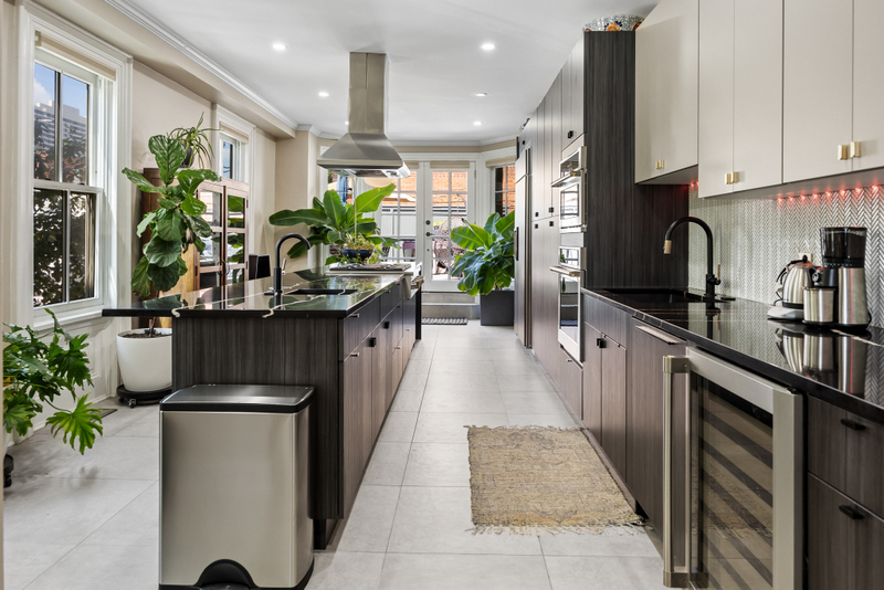 Philadelphia, Pennsylvania, 19130, United States, 5 Bedrooms Bedrooms, ,6 BathroomsBathrooms,Residential,For Sale,1977260