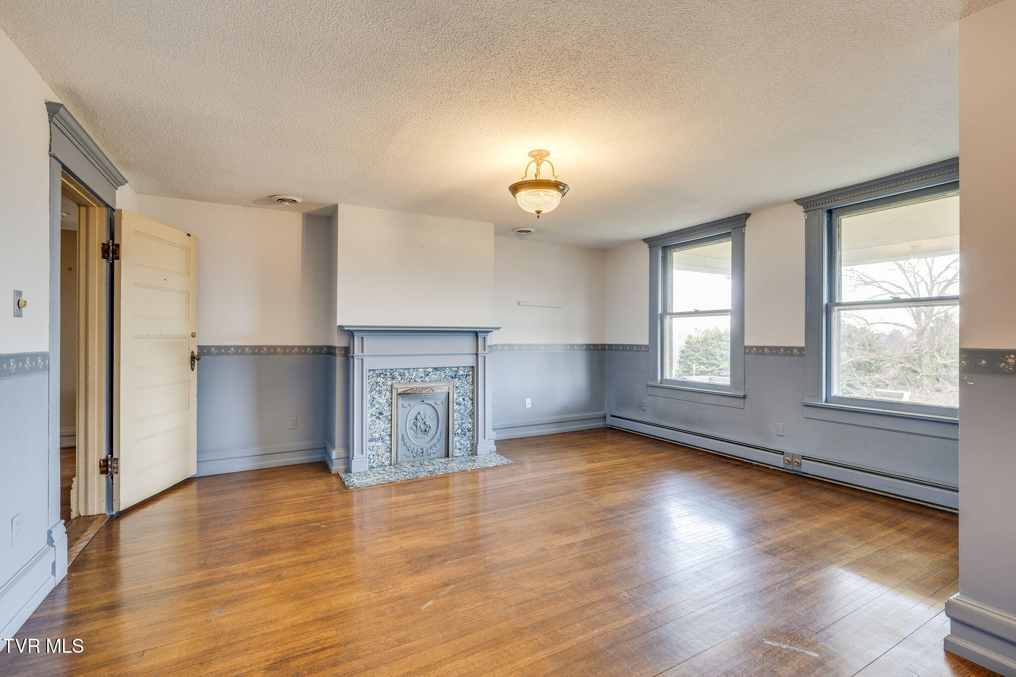 Bristol, Tennessee, 37620, United States, 4 Bedrooms Bedrooms, ,5 BathroomsBathrooms,Residential,For Sale,2005262